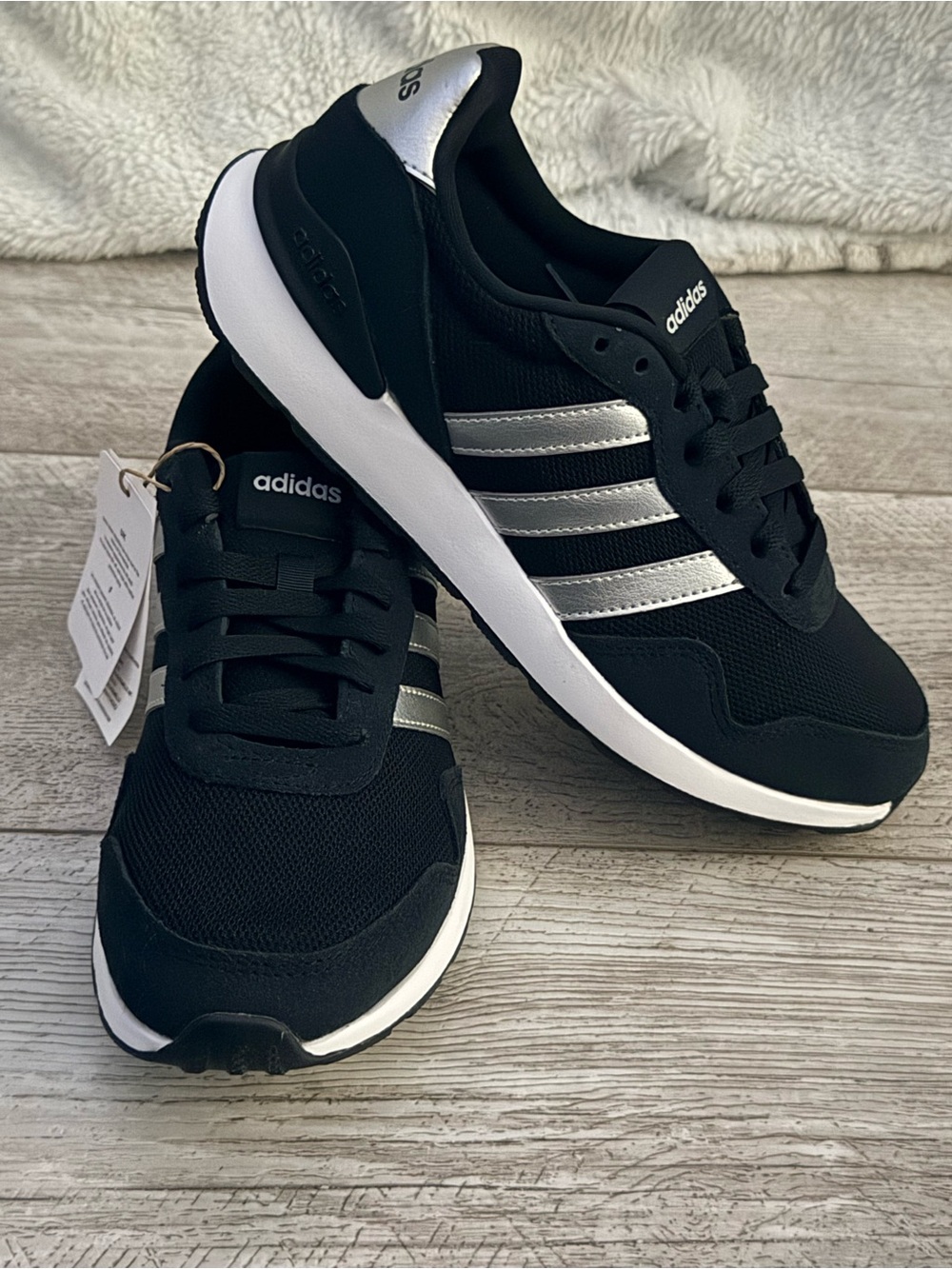 NEW Adidas Run 60s 4.0 Women’s Size 7 Black Silver Retro Sneakers With Box